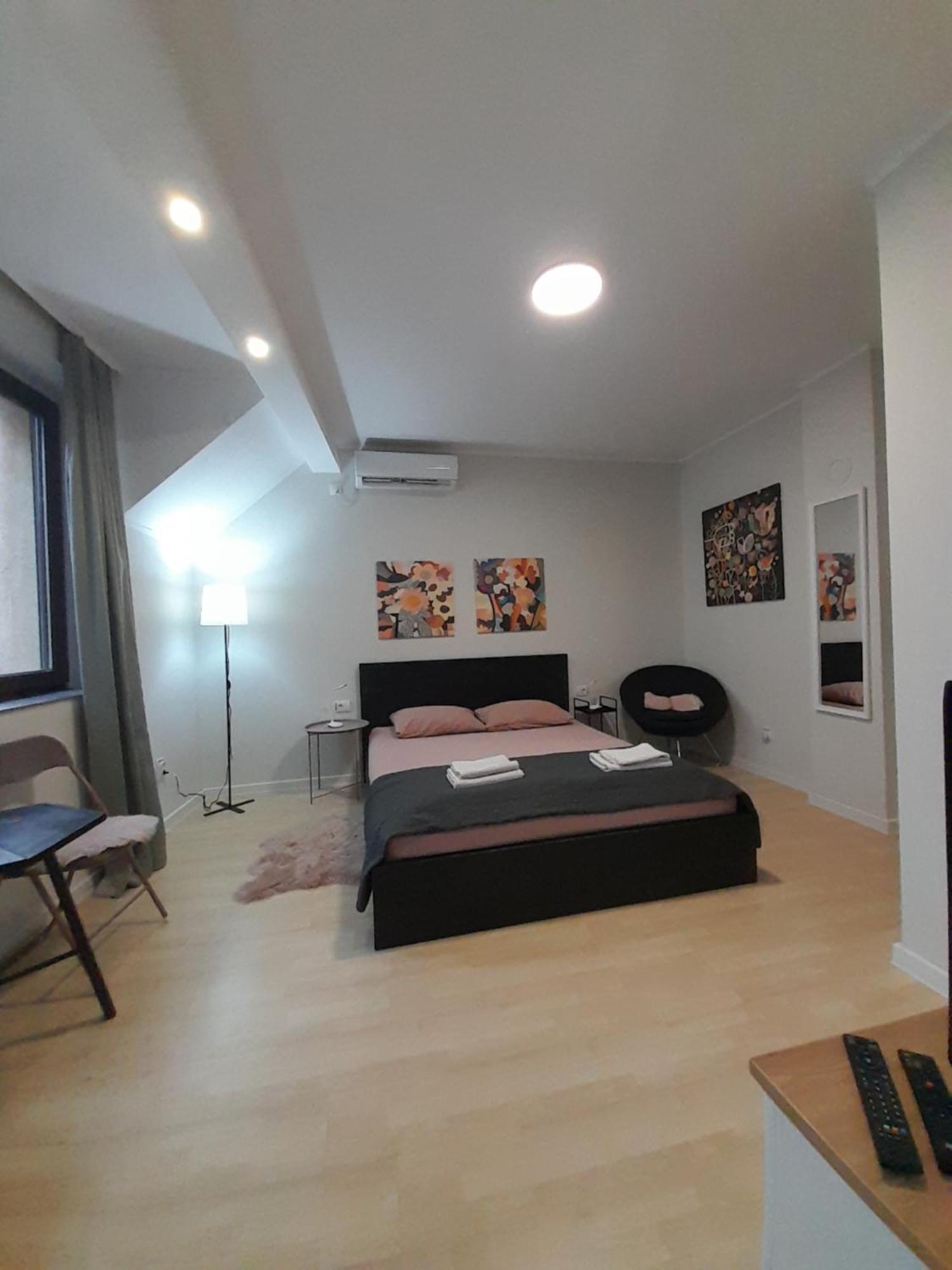 Cool & Cozy Center Daire Subotica Dış mekan fotoğraf